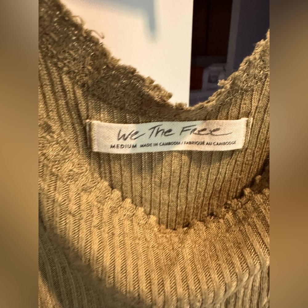 Olive Ribbed Tank Top - Picture 3 of 4